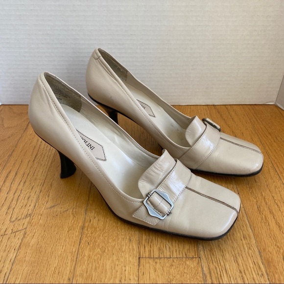 Enzo Angiolini || EA Flexo; Toe Buckle; Leather Kitten Heels; Size 6 1/2M - Picture 8 of 17